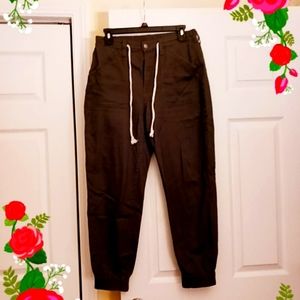 Nice stretchy pants. Comfortable fit.